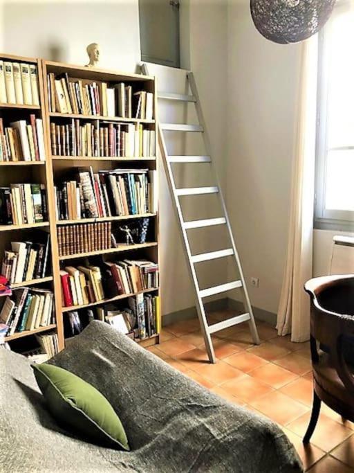 Le Nid Arlesien A Cote Du Musee Arlaten Apartment Екстериор снимка